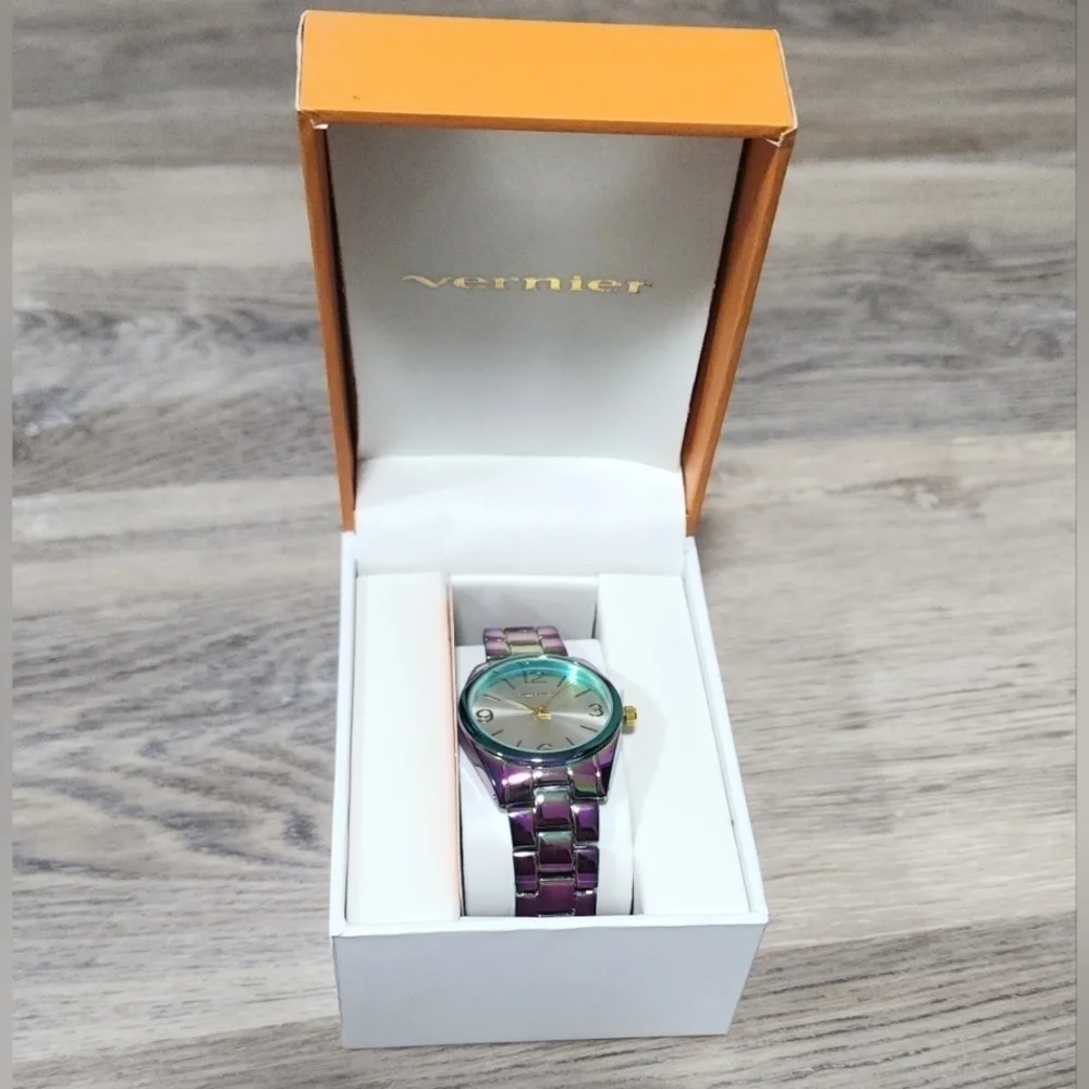 Vernier Women's Oil Silk 32mm Round Link Watch - New In Box
